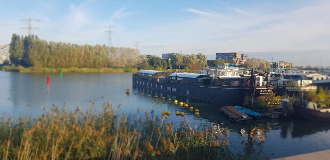 Euphrate Houseboat Hotel Amsterdam Buitenkant foto