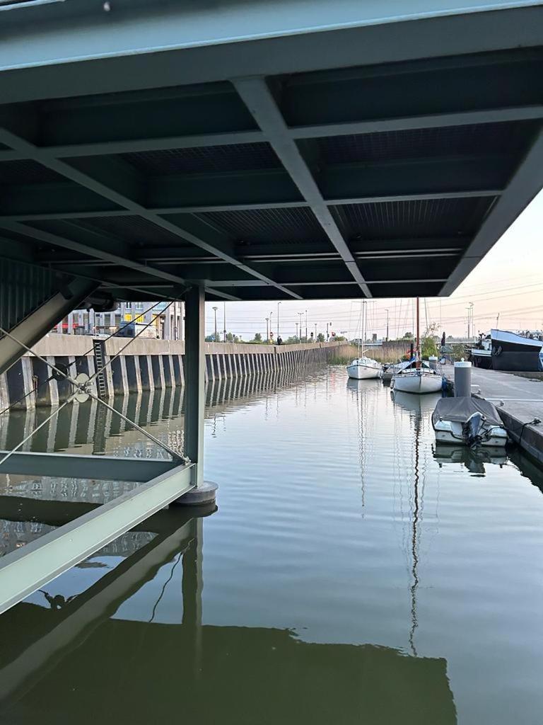 Euphrate Houseboat Hotel Amsterdam Buitenkant foto