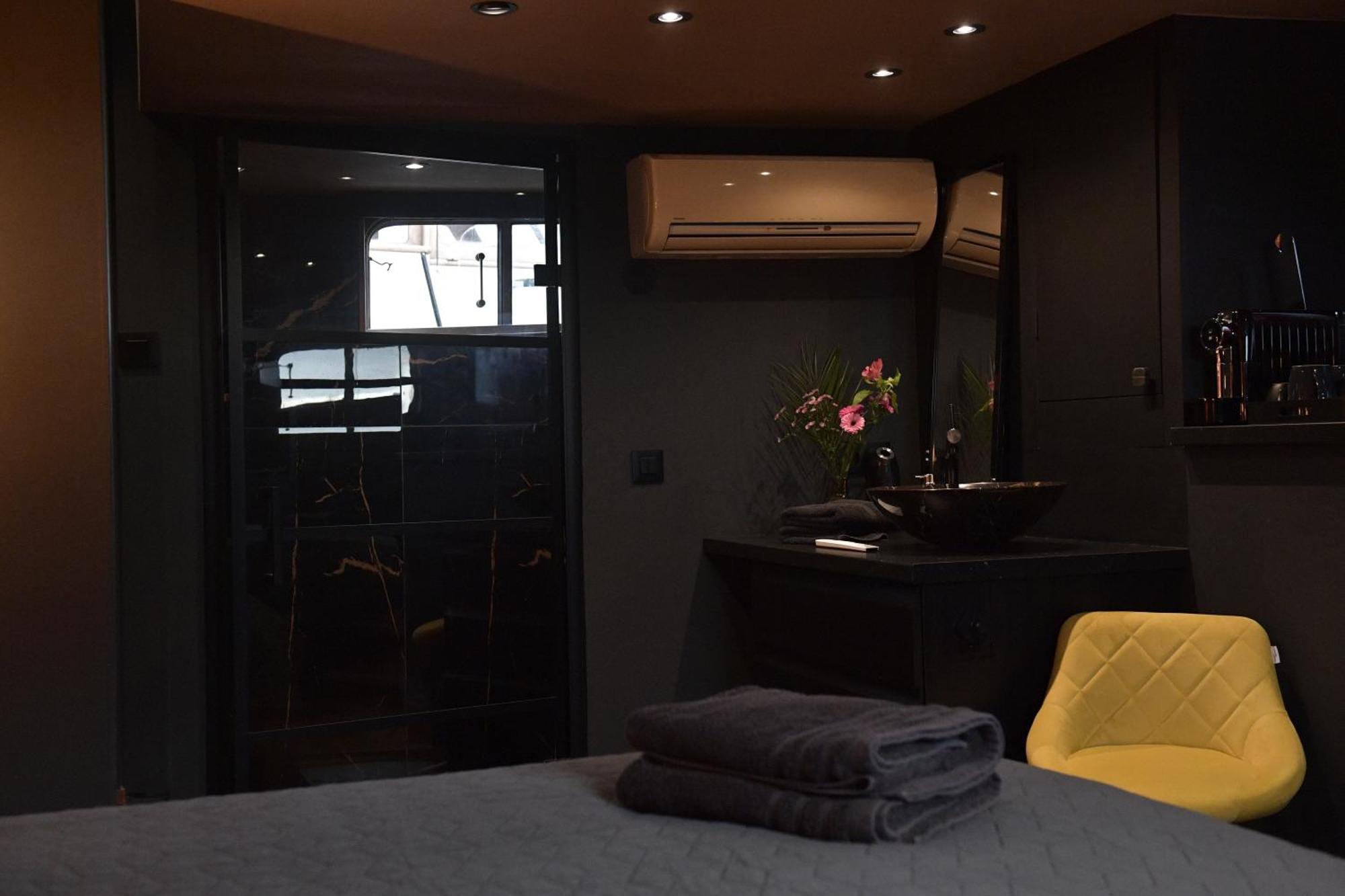 Euphrate Houseboat Hotel Amsterdam Buitenkant foto